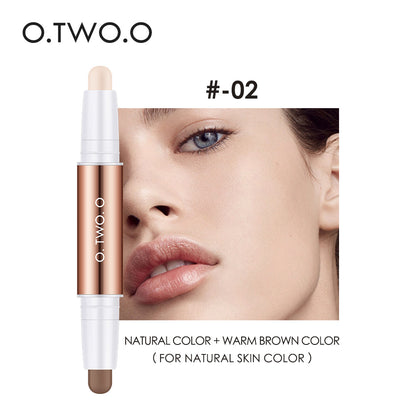 O.TWO.O Aufhellender Concealer mit Doppelkopf